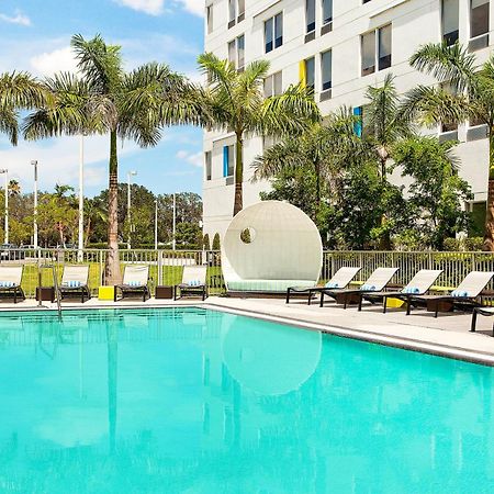 Aloft Miami Doral Hotel Екстериор снимка