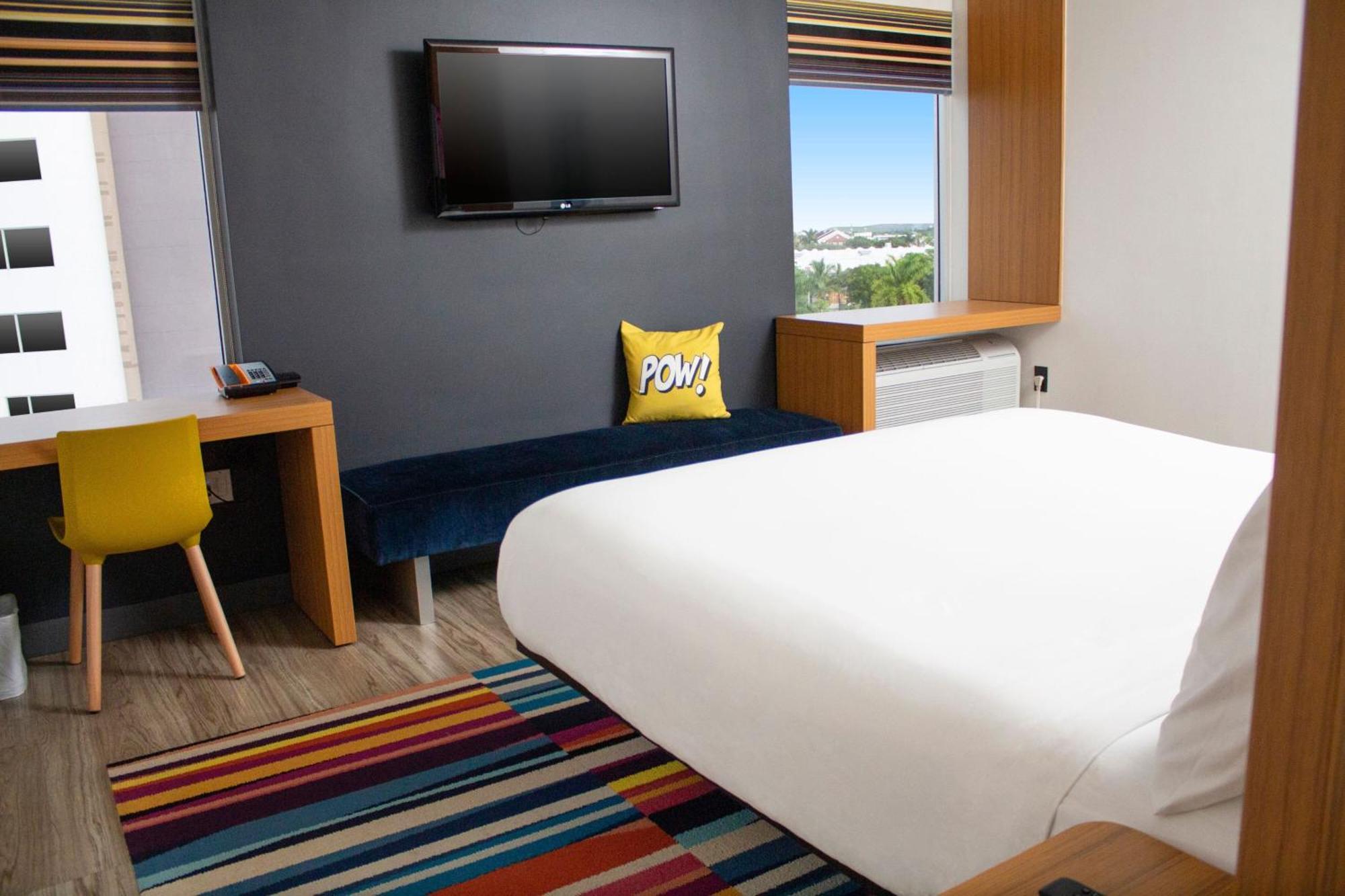 Aloft Miami Doral Hotel Екстериор снимка